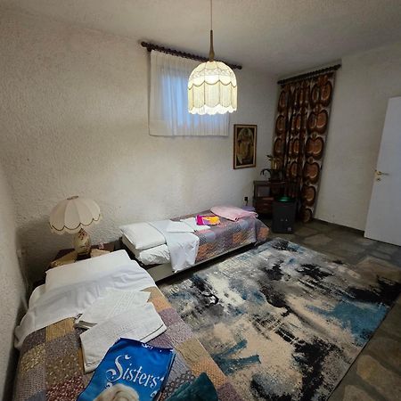 Beachfront Villa 100M From Sea For Up To 10 Guests 시비리 외부 사진